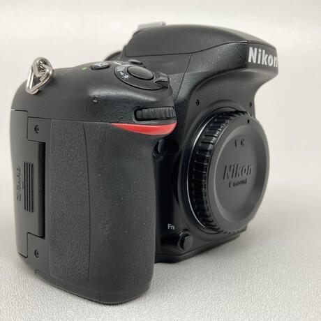 thumbnail-10 for Nikon D610 Loaded! with Battery Grip and RRS L Bracket - Very Good Condition