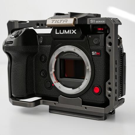 thumbnail-6 for LUMIX S1H with Tilta Cage and Handle
