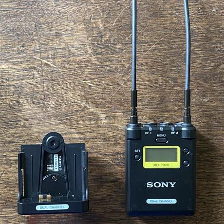 Sony URX-P03D Dual-Channel Camera-Mount Wireless Receiver + Sony SMADP3D MI  shoe adaptor