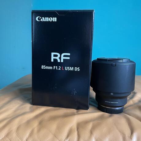 thumbnail-0 for Canon RF 85mm f/1.2L USM DS Lens