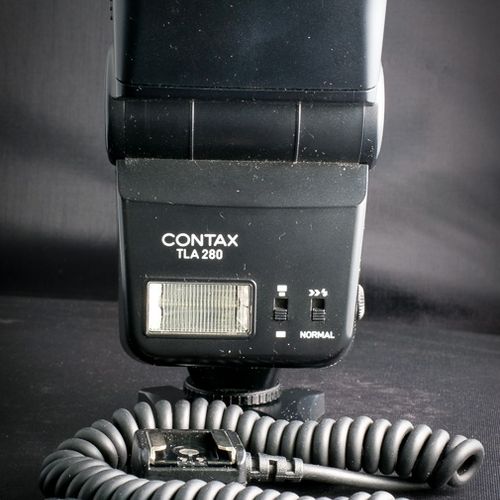 Contax TLA 280 Electronic Flash with 36” Extension Cable