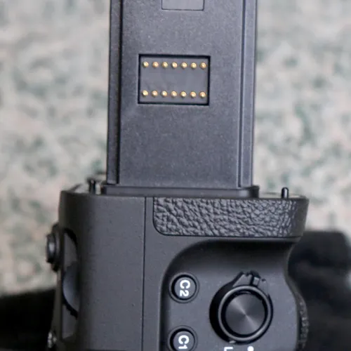 thumbnail-5 for Sony VG-C4EM Grip