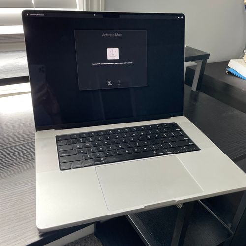 Apple MacBook Pro "M1 Pro" 16-Inch (2021)