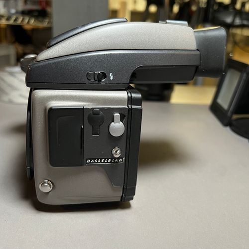 thumbnail-7 for Hasselblad H2 camera body with battery and charger