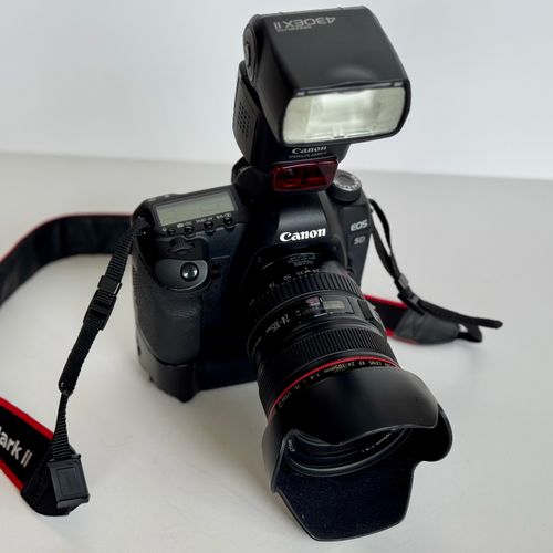 thumbnail-46 for Canon 5D Mark II - 24-105mm Lens w/ Speed Lite & Battery Grip