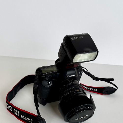 thumbnail-44 for Canon 5D Mark II - 24-105mm Lens w/ Speed Lite & Battery Grip