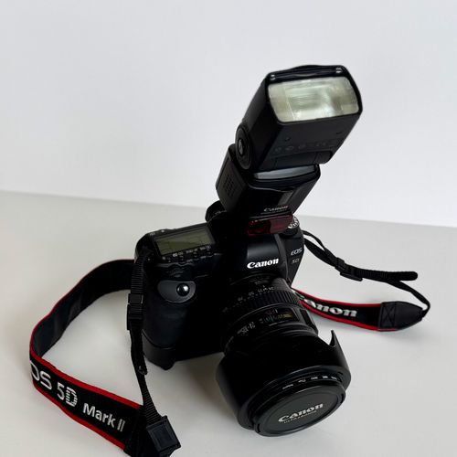 thumbnail-41 for Canon 5D Mark II - 24-105mm Lens w/ Speed Lite & Battery Grip