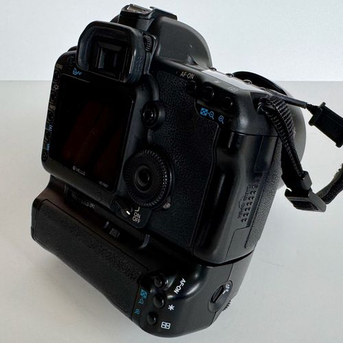 thumbnail-35 for Canon 5D Mark II - 24-105mm Lens w/ Speed Lite & Battery Grip
