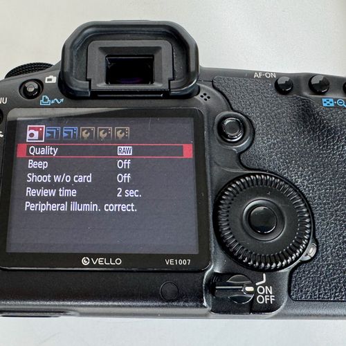 thumbnail-11 for Canon 5D Mark II - 24-105mm Lens w/ Speed Lite & Battery Grip