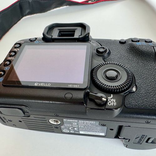 thumbnail-9 for Canon 5D Mark II - 24-105mm Lens w/ Speed Lite & Battery Grip