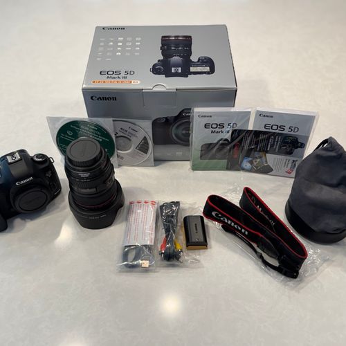 [2205 SC, Near Mint] Canon EOS 5D Mark III SLR Camera EF 24-105 f/4L IS USM Kit