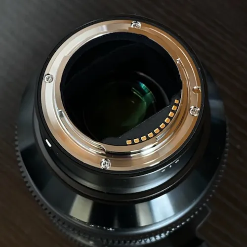 thumbnail-2 for Sigma 24-35mm T2.2 Fully Luminous FF Zoom Lens (Sony E, Feet [w/ Custom Case])