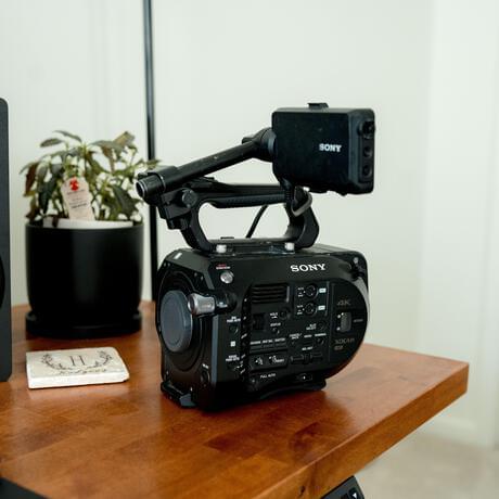 thumbnail-0 for Sony FS7 Cinema Camera