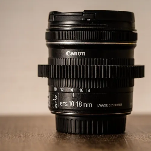 Canon EF-S 10-18mm F/4.5-5.6 IS STM Lens