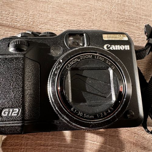 Canon PowerShot G12 10MP Digital Camera w/5x IS Zoom, with charger & battery,