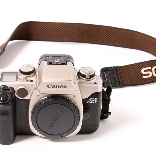 Canon EOS Elan II 35mm Camera Body  w/strap