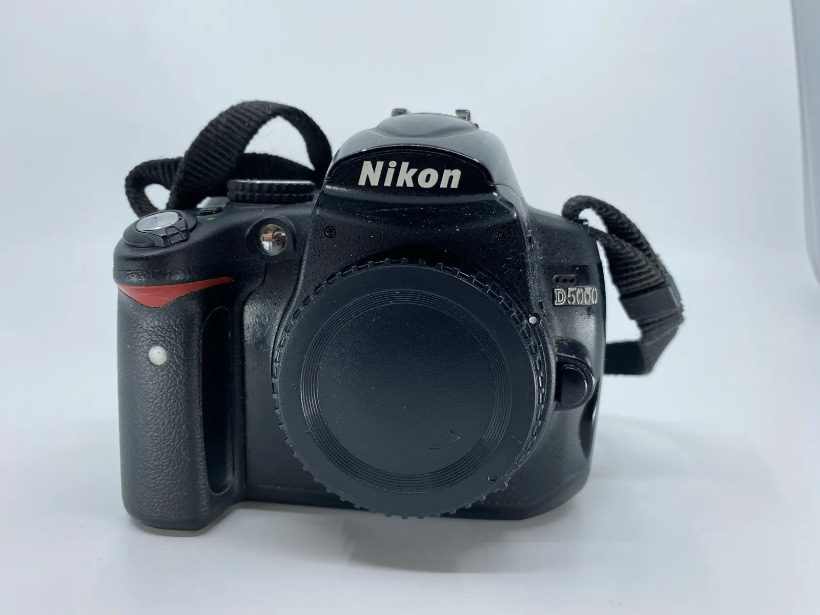 Nikon D D5000 12.3MP Digital SLR F-Mount Camera - Black - BODY ONLY