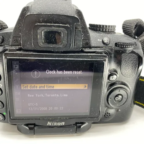 thumbnail-2 for Nikon D D5000 12.3MP Digital SLR F-Mount Camera - Black - BODY ONLY