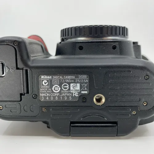 thumbnail-3 for Nikon D D5000 12.3MP Digital SLR F-Mount Camera - Black - BODY ONLY