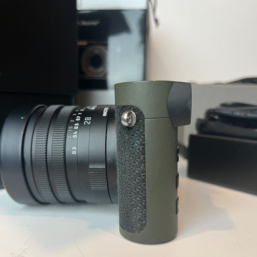 thumbnail-2 for Leica Q2 Reporter w/extra battery