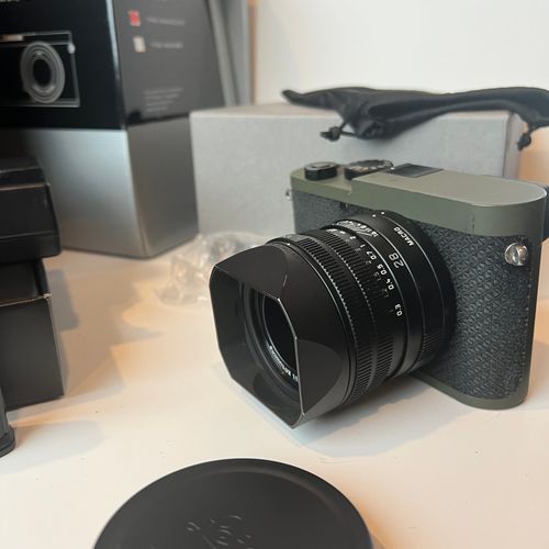 thumbnail-17 for Leica Q2 Reporter w/extra battery