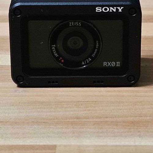 Sony RX0-ii, used, great condition, box, battery, brick and cable