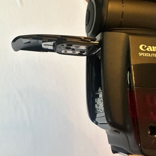thumbnail-16 for Canon Speedlight 580EX II TTL Shoe Mount Flash - Like New