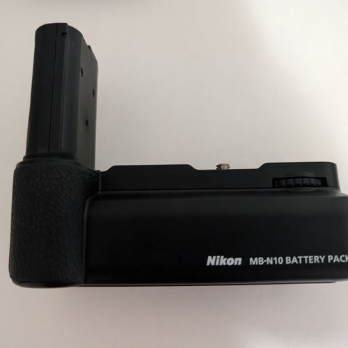 thumbnail-4 for Nikon Z5 Body with Battery grip