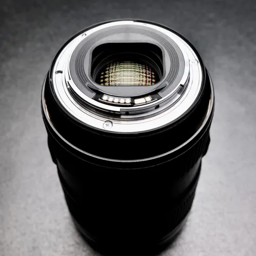 thumbnail-2 for Like New with Box - Canon 24-105mm mkii (EF)