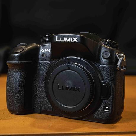 Panasonic LUMIX GH4 4K Mirrorless Camera, 16 Megapixels, Touch LCD,  DMC-GH4K !!KIT!!