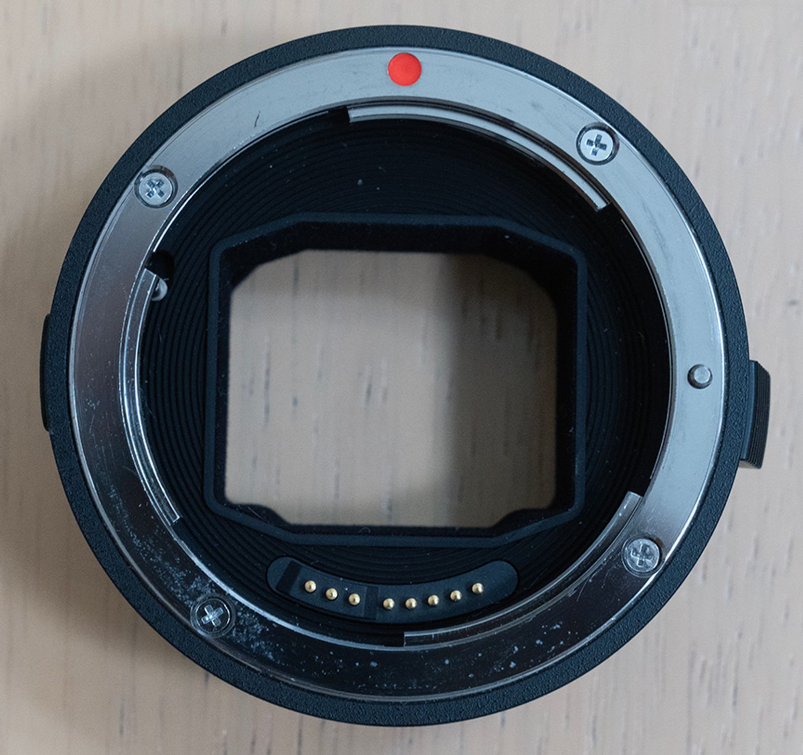 Sigma MC-11 Converter: Canon EF mount - Sony E mount.