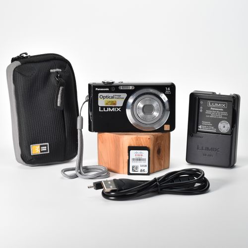Panasonic Lumix DMC-FH2 Digital Camera 14.1MP 4x Optical Zoom HD Video 32GB SD