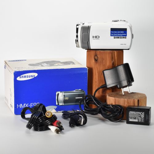 Samsung HMX-F90 HD High Definition Camcorder 52x Optical Zoom 16GB SD Card MINT