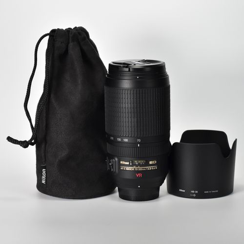 Nikon AF-S VR Zoom-NIKKOR 70-300mm f/4.5-5.6G IF-ED Zoom Lens w/Bag & Hood MINT