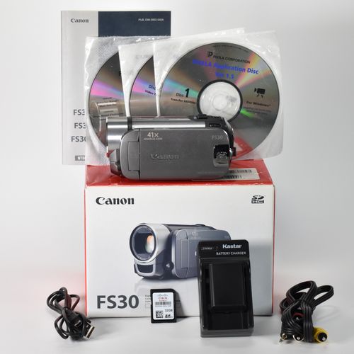 Canon FS30 8GB Flash Memory Camcorder Kit 37x Optical Zoom 32GB SD Card MINT