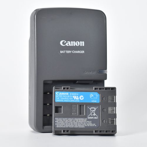 thumbnail-17 for Canon EOS Digital Rebel XTi 400D DSLR 10.1MP EF-S 18-55mm Canon Lens 2GB CF Card