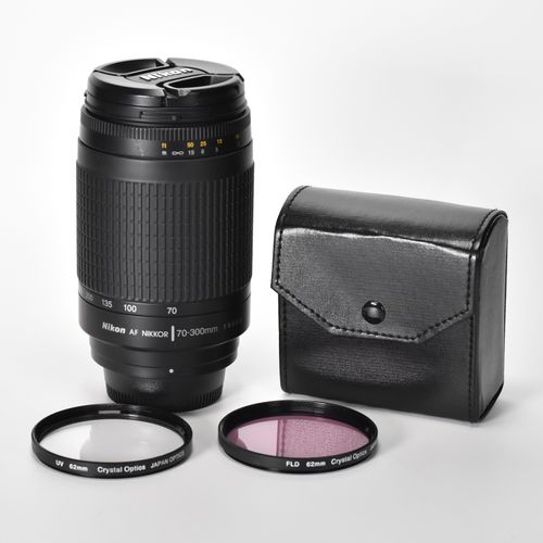 Nikon AF Zoom-NIKKOR 70-300mm f/4-5.6G Telephoto Zoom Lens w/Filters MINT