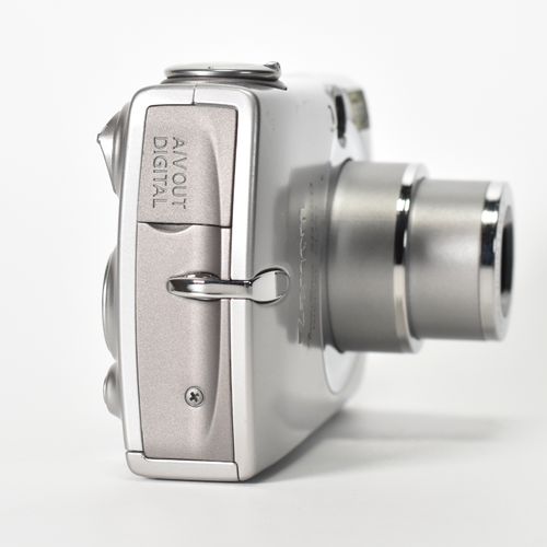 thumbnail-3 for Canon PowerShot SD550 Elph Digital Camera 7.1MP 3x Optical Zoom Video 2GB SD