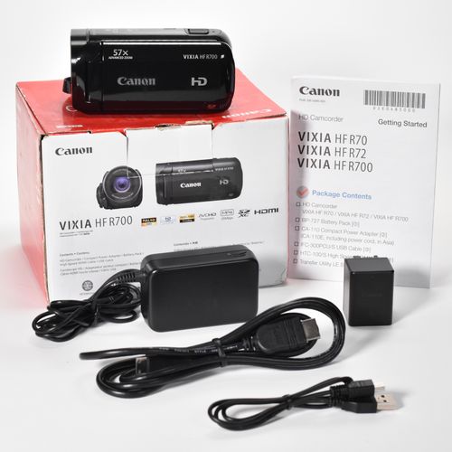 Canon VIXIA HF R700 Full HD Camcorder Kit With Advanced Zoom & Accessories