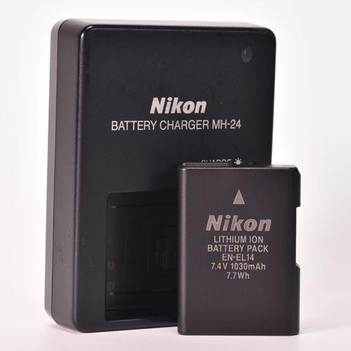 thumbnail-22 for Nikon D3200 DSLR Camera 24.2MP 18-55mm 55-200mm Lens 3356 Clicks 128GB SD MINT
