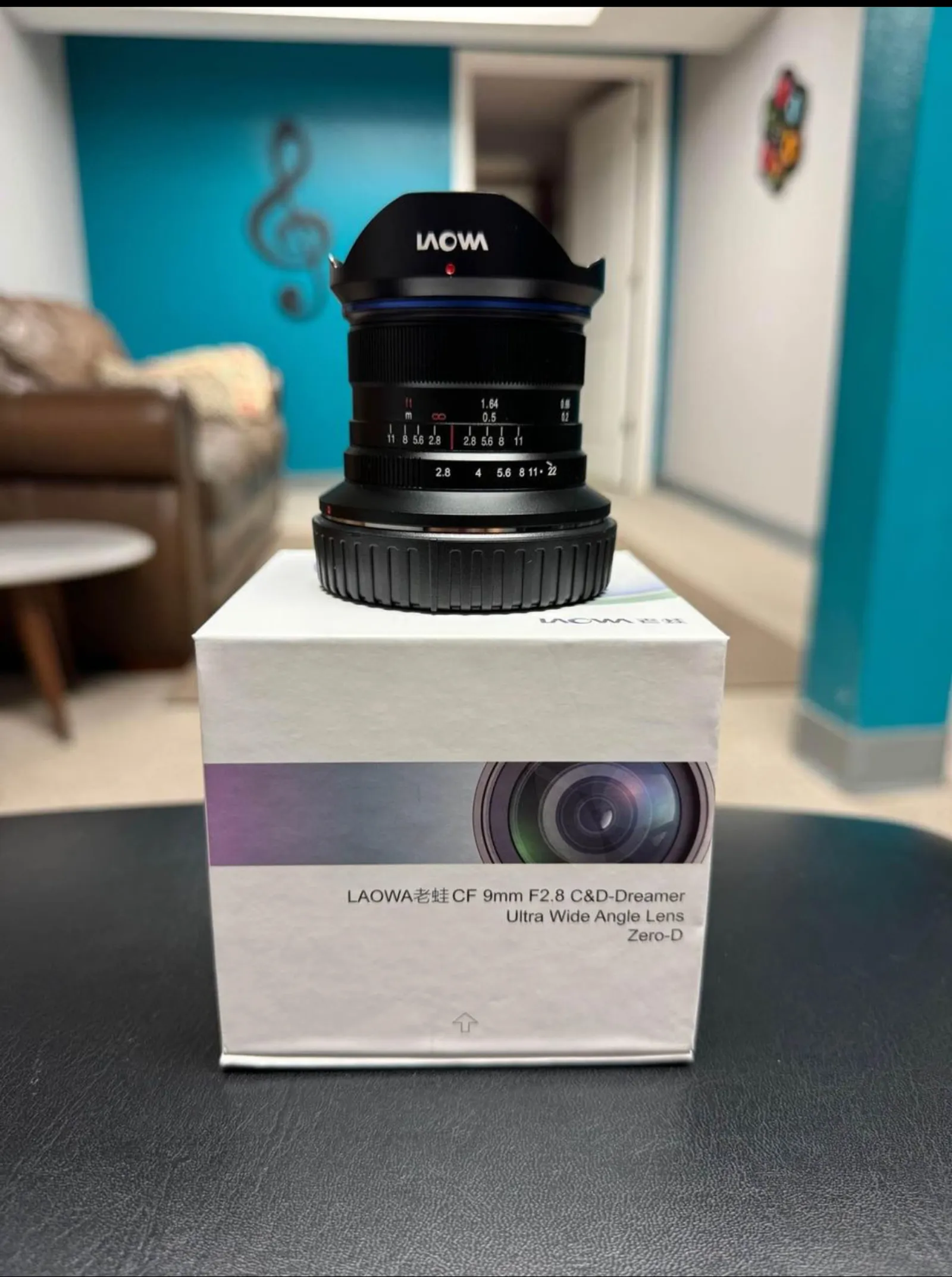 Laowa Zero Distortion 9mm RF mount APS-C super 35 lens
