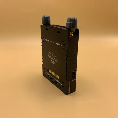 thumbnail-0 for Red Dsmc2 teradek bolt 3000 xt transmitter 