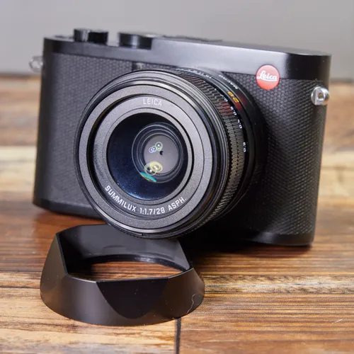 thumbnail-5 for Leica Q2 Digital Camera Black 19050 47.3 MP 28mm Lens with Accessories and Box