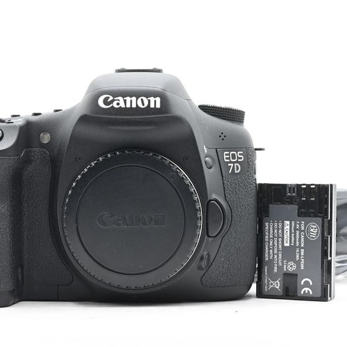 Canon EOS 7D 18MP Digital SLR Camera Body