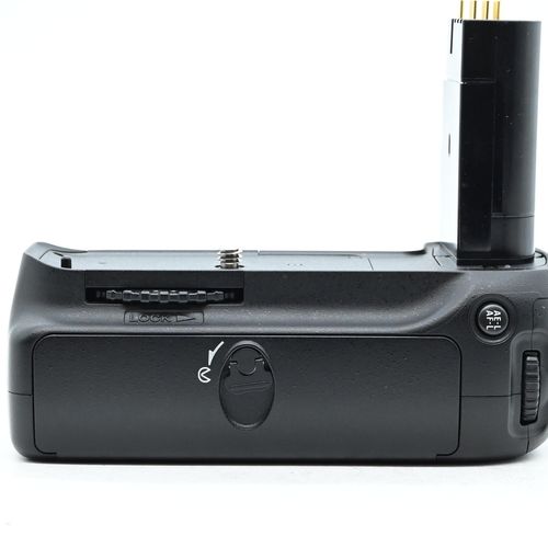 thumbnail-2 for Nikon MB-D80 Multi Power Battery Pack Grip for D80,D90