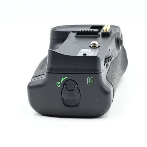 thumbnail-1 for Genuine OEM Nikon MB-D10 Multi Power Battery Grip