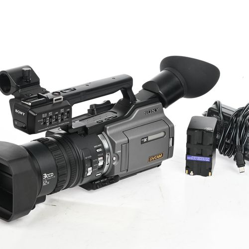 Sony DSR-PD170 3-CCD MiniDV Camcorder Video Camera