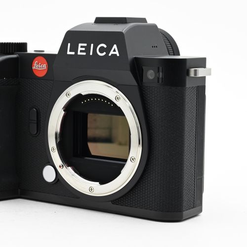 thumbnail-2 for Leica 10854 SL2 Mirrorless 47.3MP Digital Camera