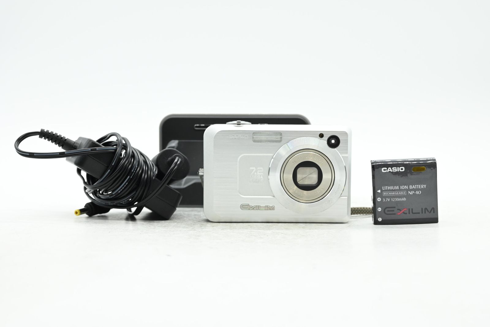 Casio Exilim EX-Z750 7.2MP Digital Camera w/3x Zoom Silver