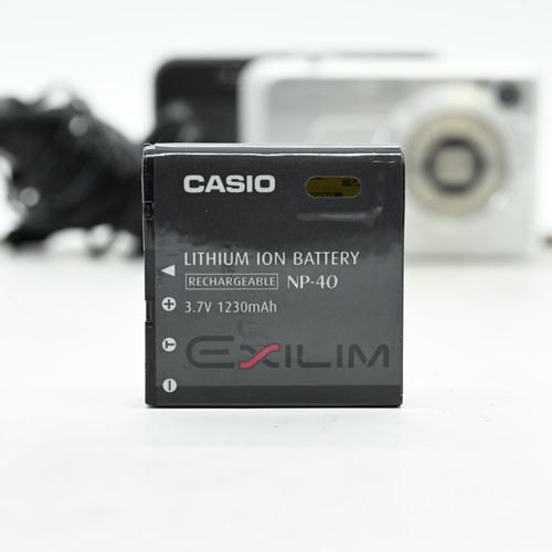 thumbnail-1 for Casio Exilim EX-Z750 7.2MP Digital Camera w/3x Zoom Silver